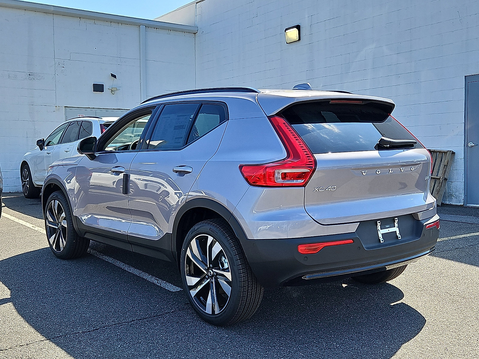 New 2026 Volvo XC40 B5 Plus w/ Climate Package AWD/4WD image 4