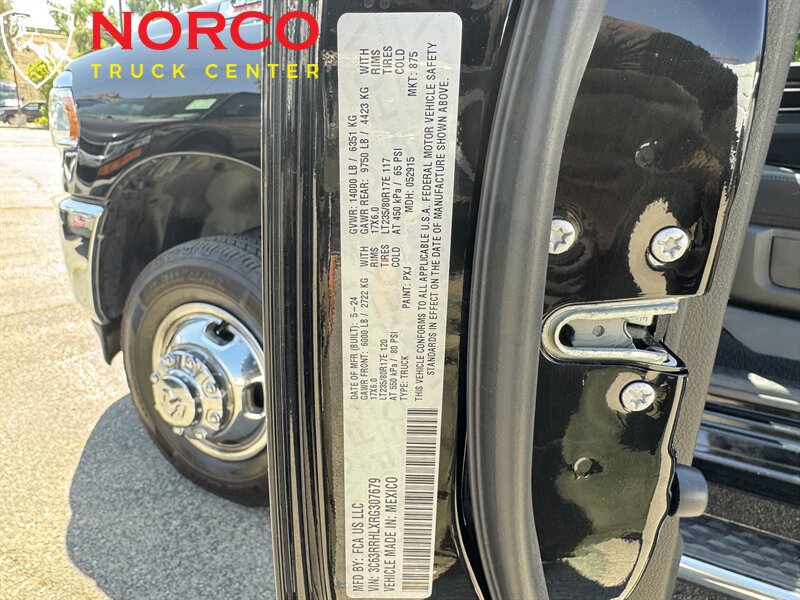 Used 2024 RAM 3500 Big Horn AWD/4WD image 30