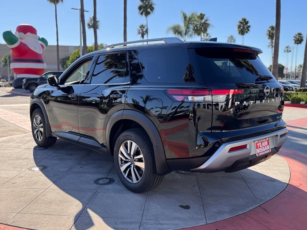 New 2025 Nissan Pathfinder SL image 5