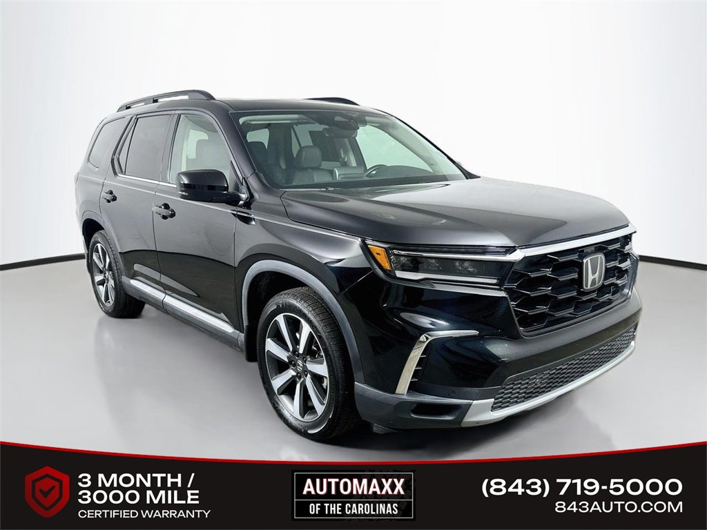 Used 2023 Honda Pilot Touring image 1