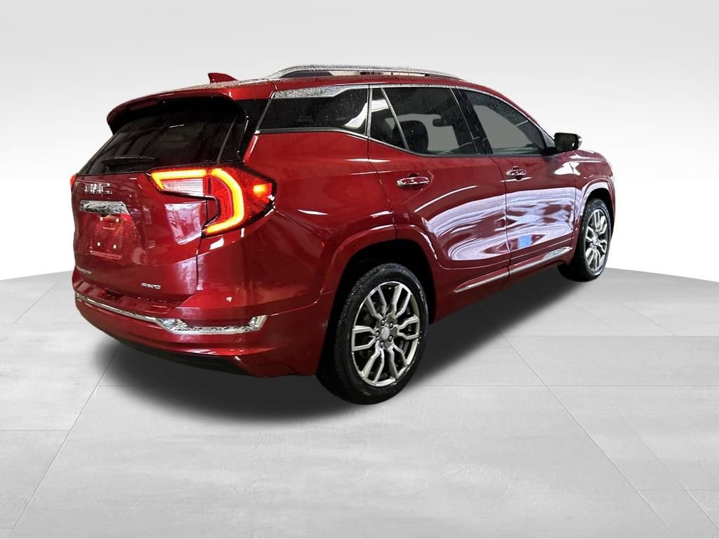 Used 2022 GMC Terrain Denali w/ Denali Premium Package image 7