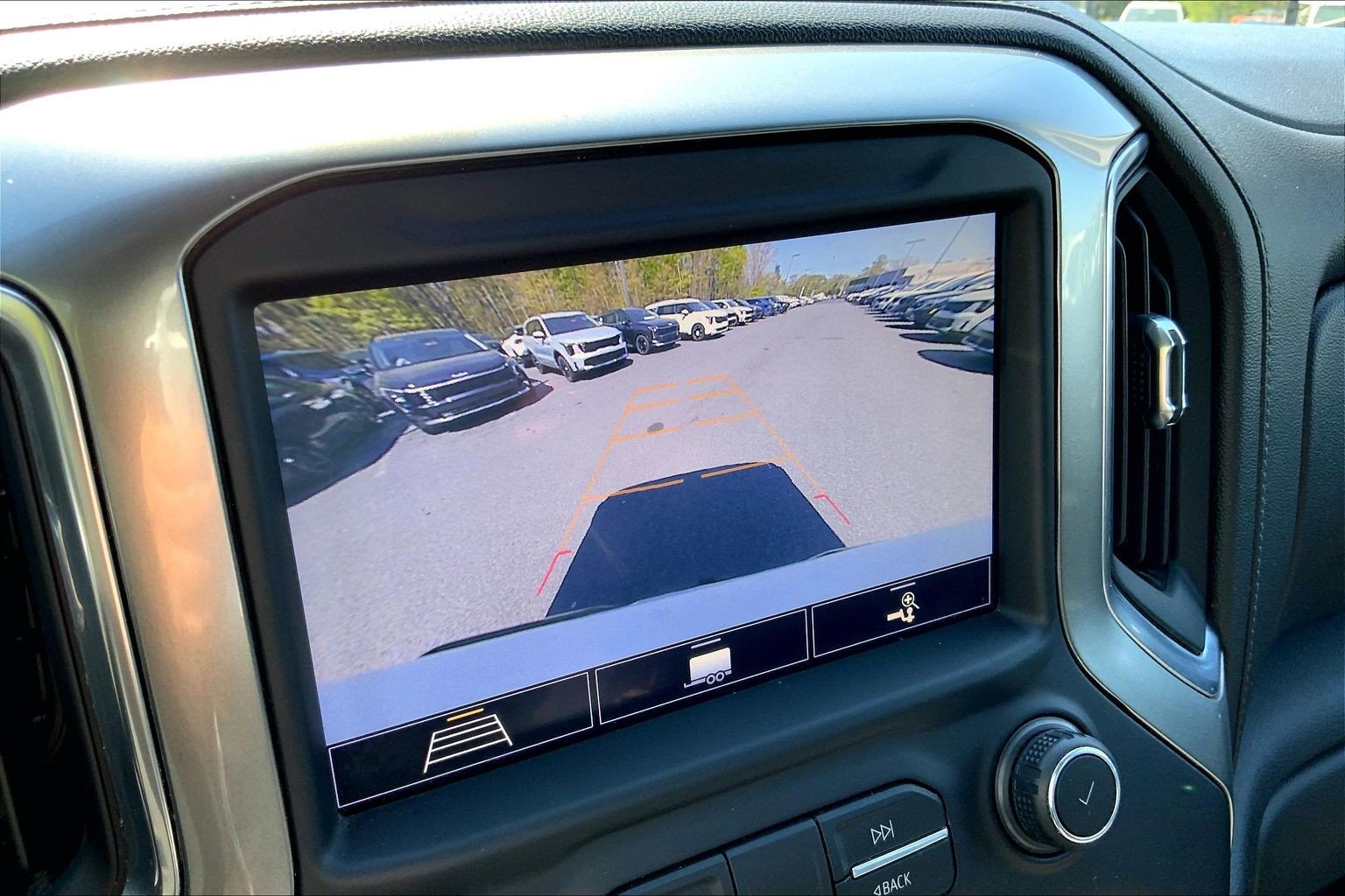 Used 2020 Chevrolet Silverado 1500 LT w/ All-Star Edition AWD/4WD image 24