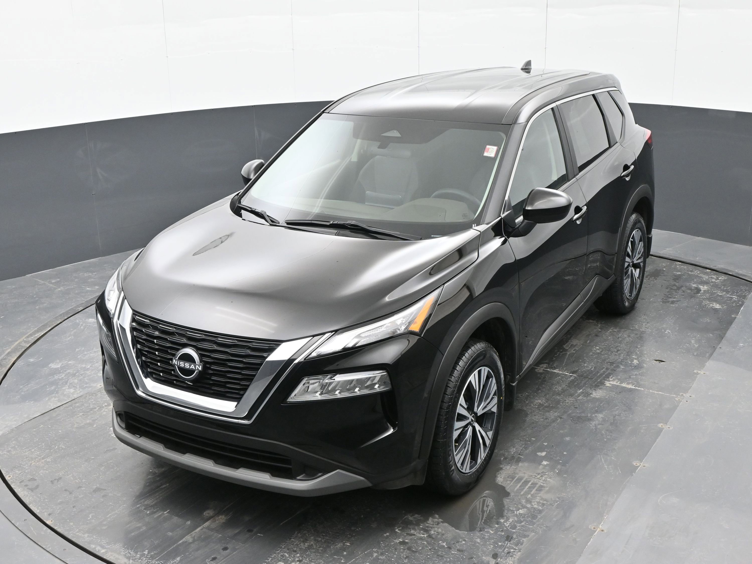 Used 2023 Nissan Rogue SV image 31