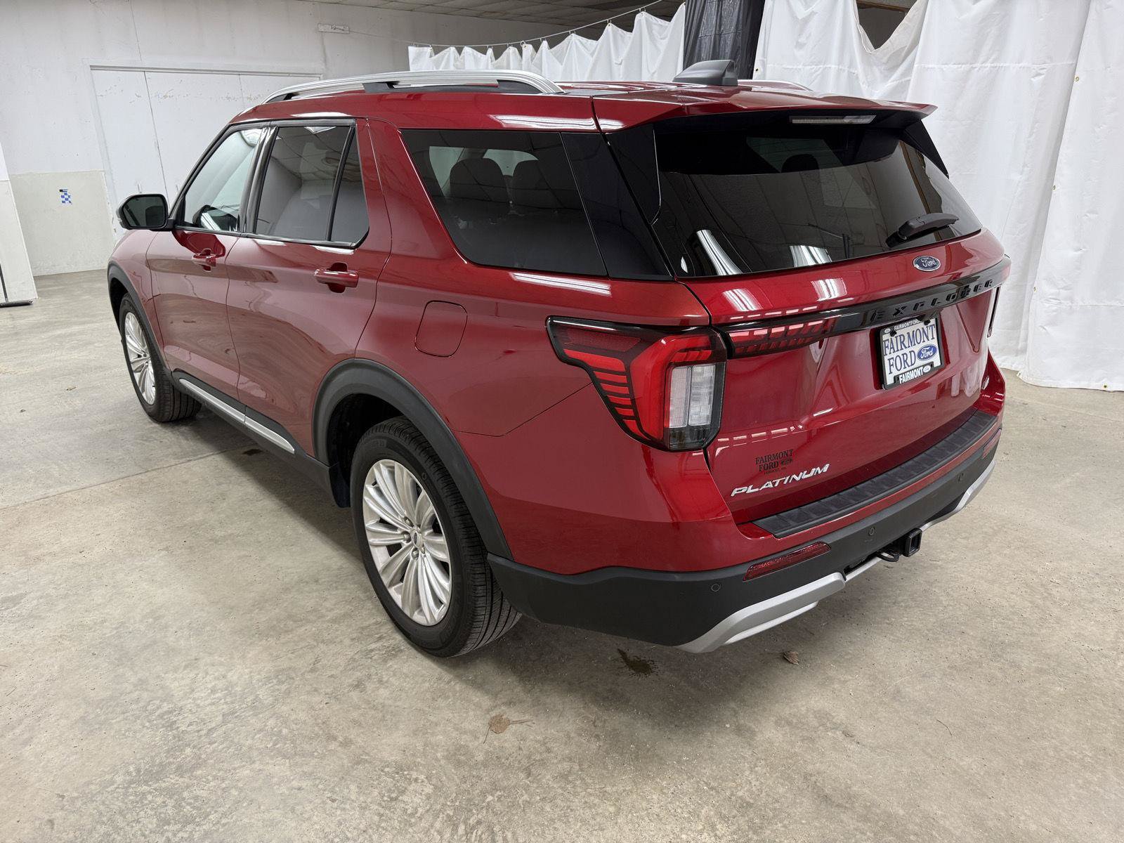 Used 2025 Ford Explorer Platinum w/ LUX Leather Package AWD/4WD image 5
