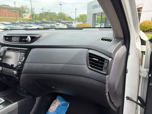 Used 2018 Nissan Rogue S image 10