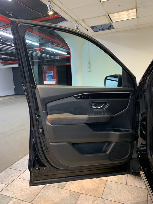 Used 2025 Honda Pilot Sport image 13