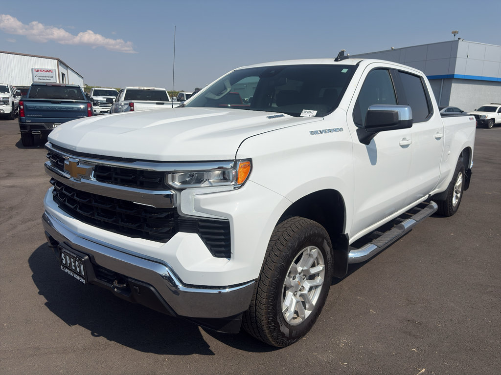 Used 2024 Chevrolet Silverado 1500 LT w/ Convenience Package II AWD/4WD image 4