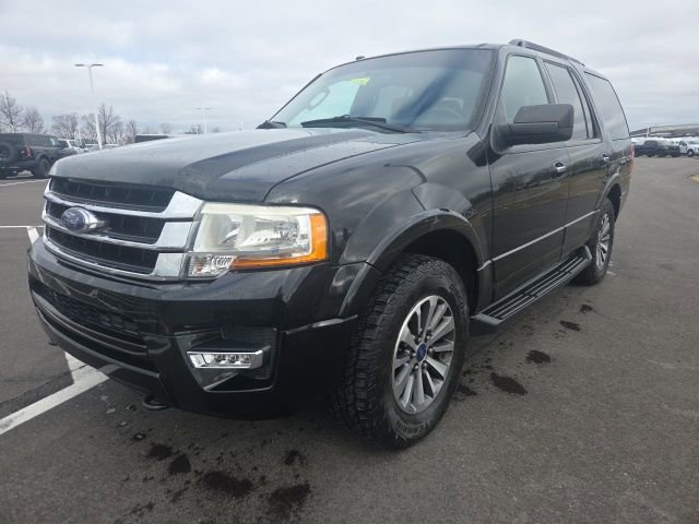Used 2017 Ford Expedition XLT image 2