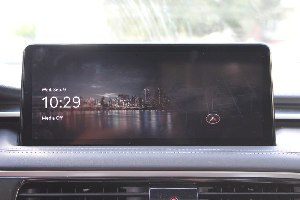 Used 2025 Genesis G70 2.5T image 16
