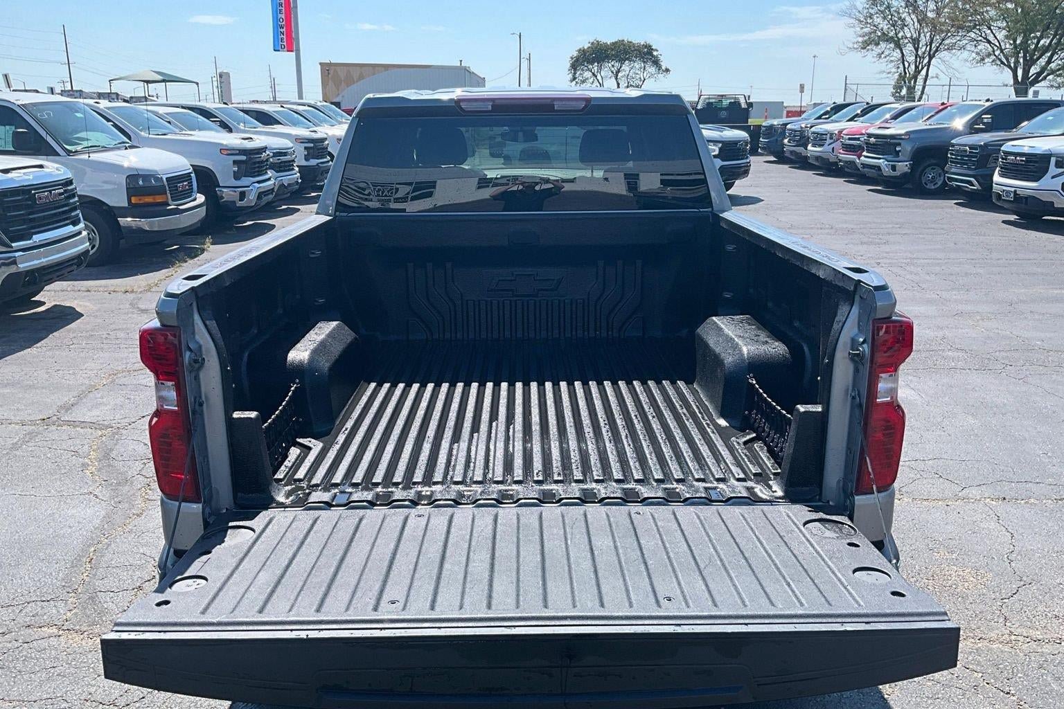 Used 2023 Chevrolet Silverado 1500 LT AWD/4WD image 4