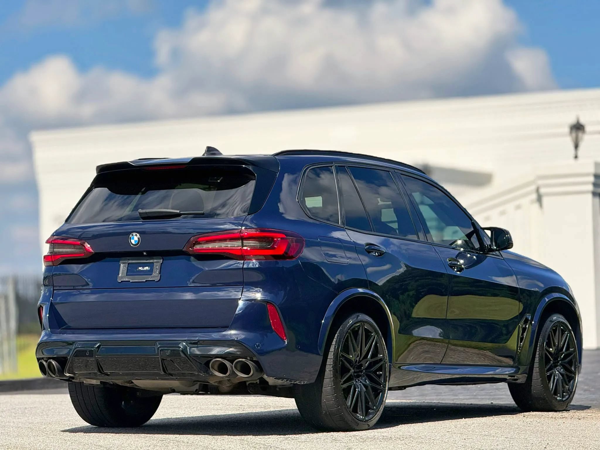 Used 2021 BMW X5 M w/ Competition Package AWD/4WD image 12