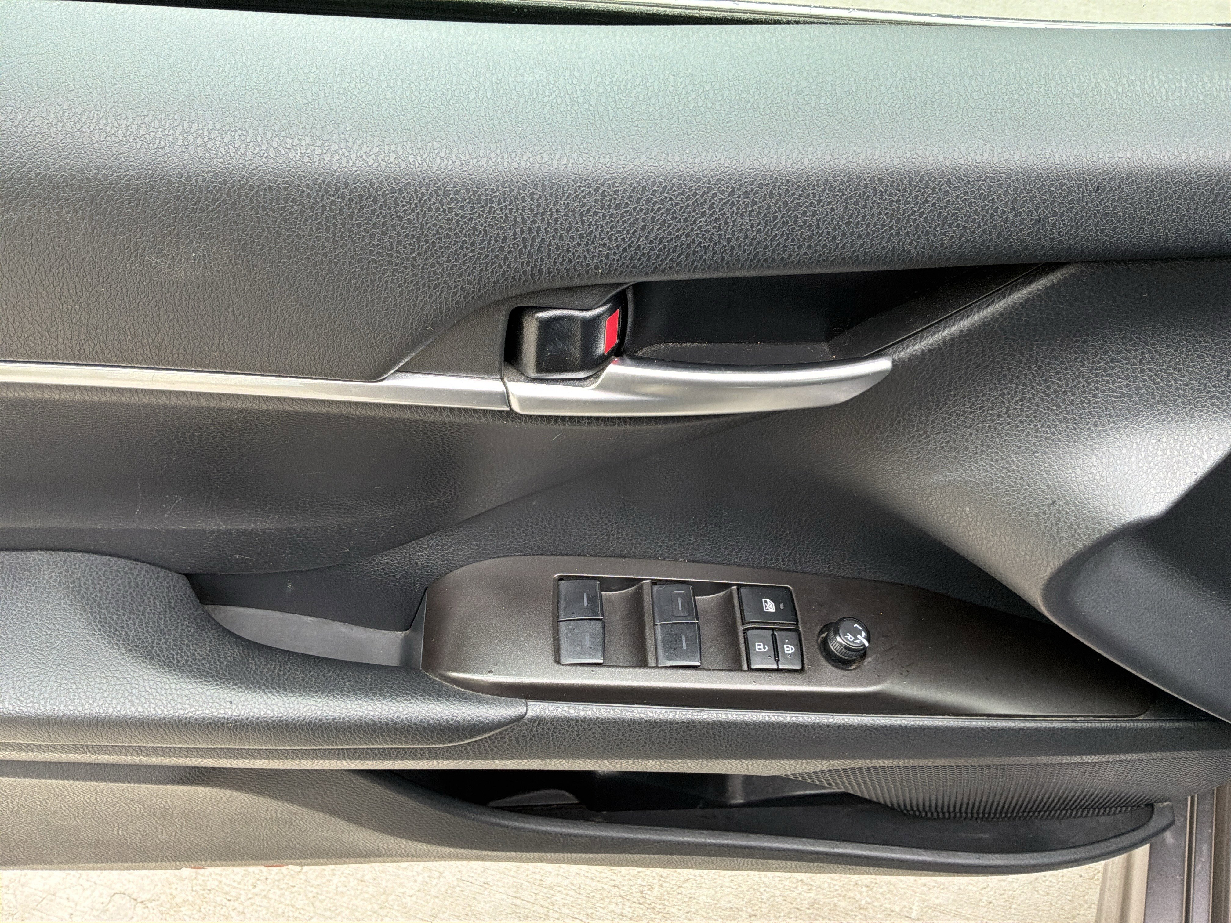 Used 2024 Toyota Camry SE FWD image 15