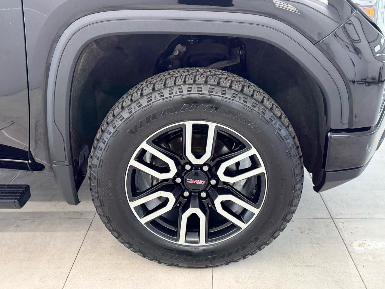 Used 2022 GMC Sierra 1500 AT4 w/ AT4 Premium Package AWD/4WD image 47