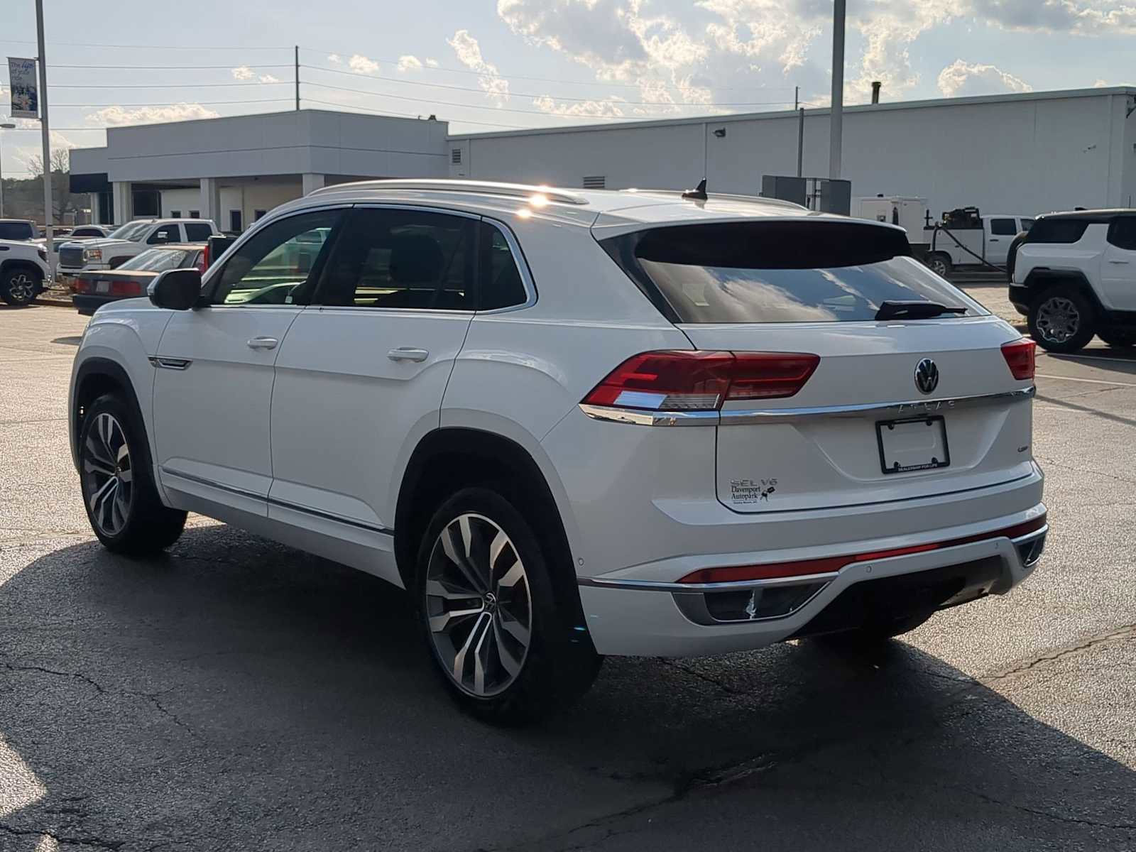 Used 2023 Volkswagen Atlas Cross Sport SEL Premium R-Line image 6