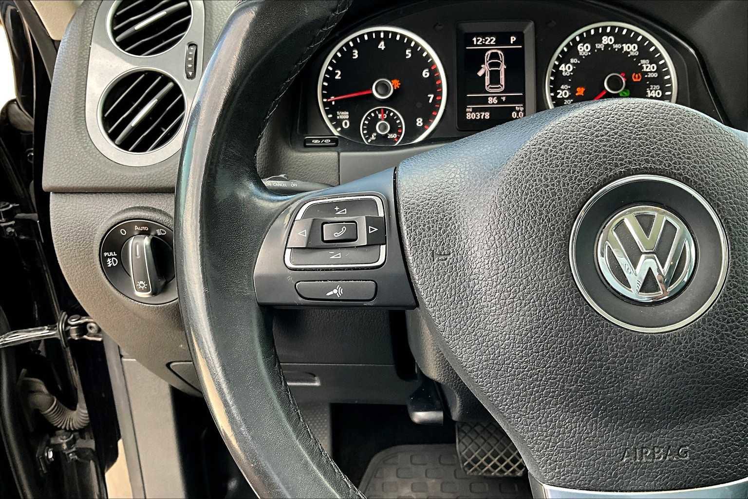 Used 2016 Volkswagen Tiguan SE image 23