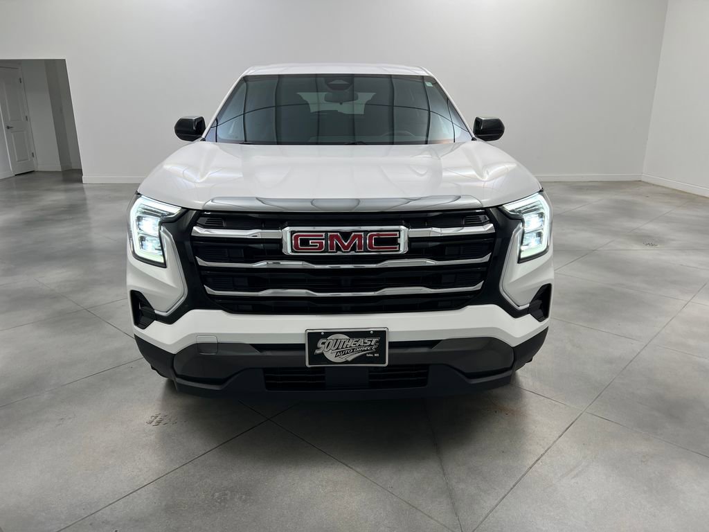 Used 2025 GMC Terrain Elevation AWD/4WD image 2