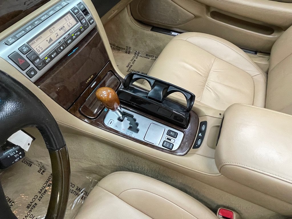 Used 2010 Lexus SC 430 Convertible RWD image 31