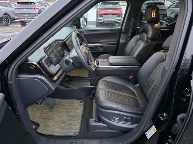 Used 2022 Rivian R1T Adventure image 15