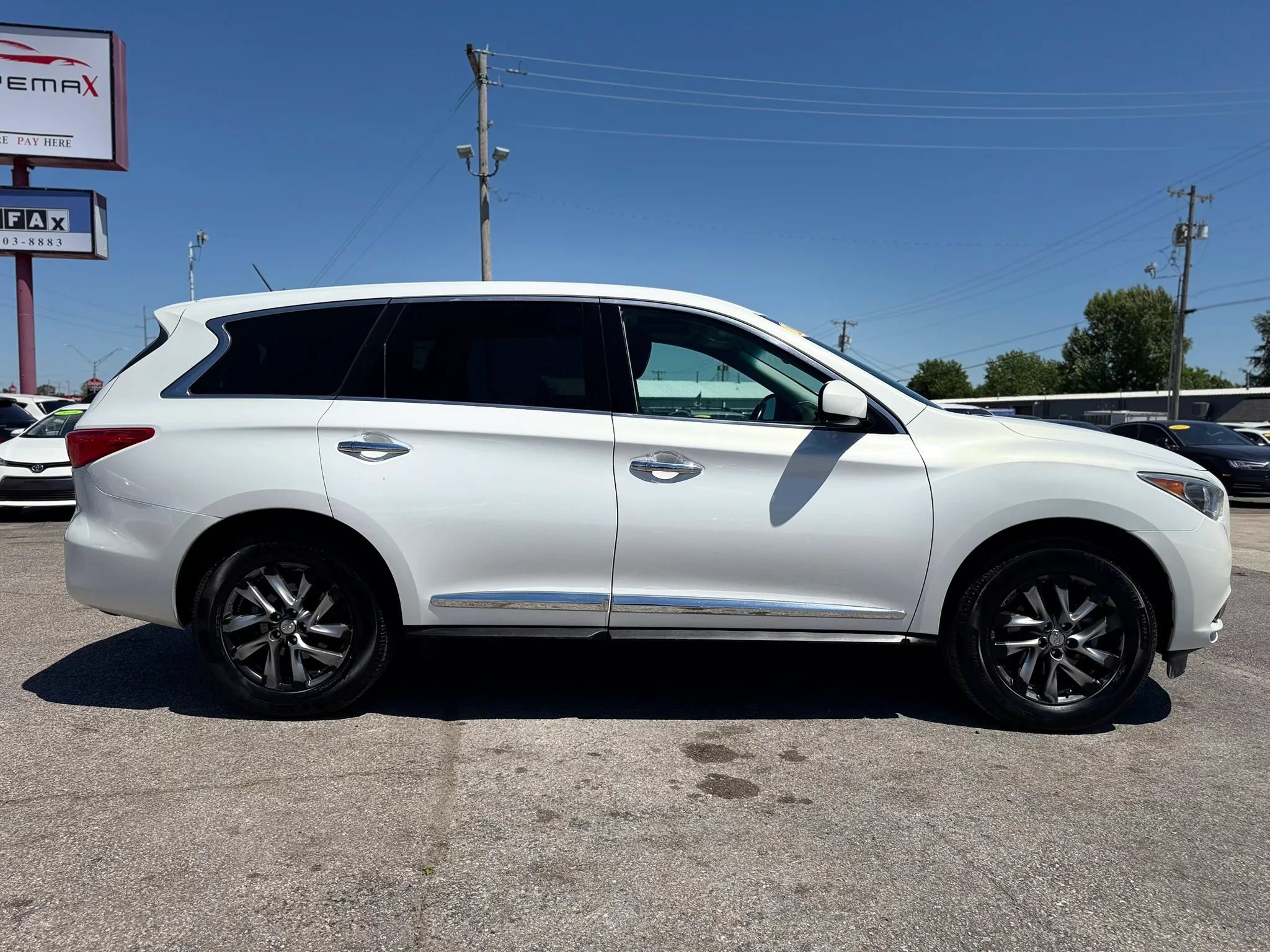 Used 2014 INFINITI QX60 Luxe w/ Premium Package AWD/4WD image 3