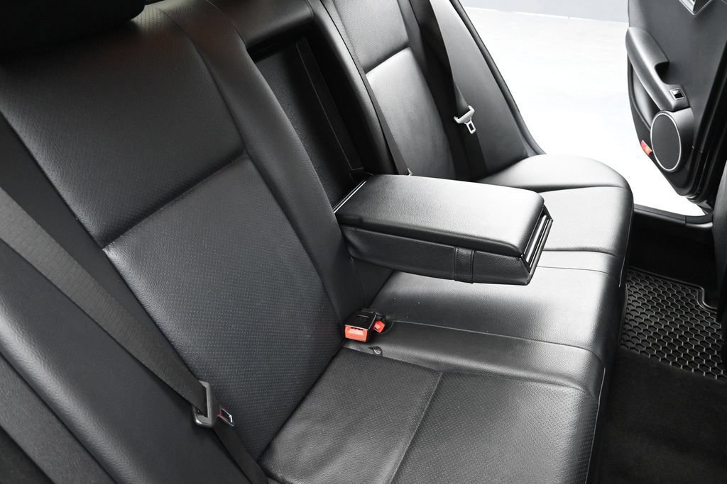 Used 2010 Mercedes-Benz C 300 4MATIC Sedan image 24