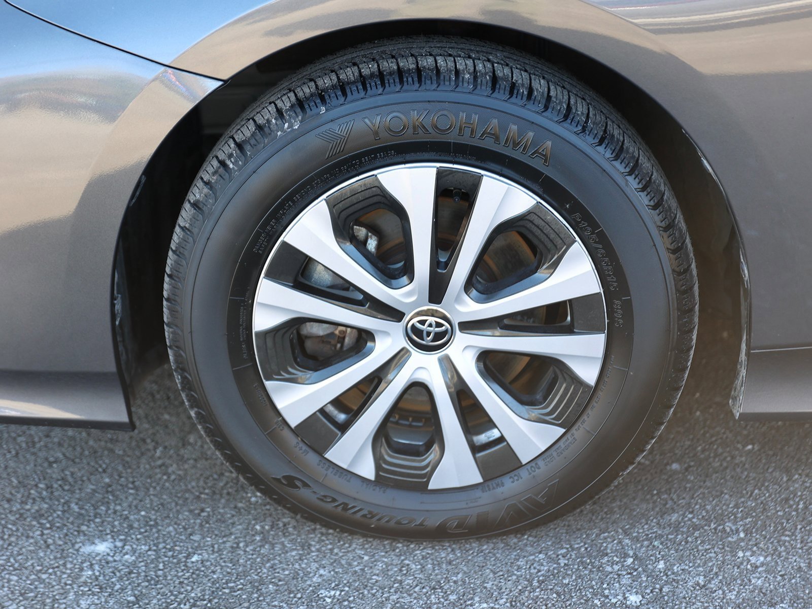 Used 2022 Toyota Prius Prime LE image 12