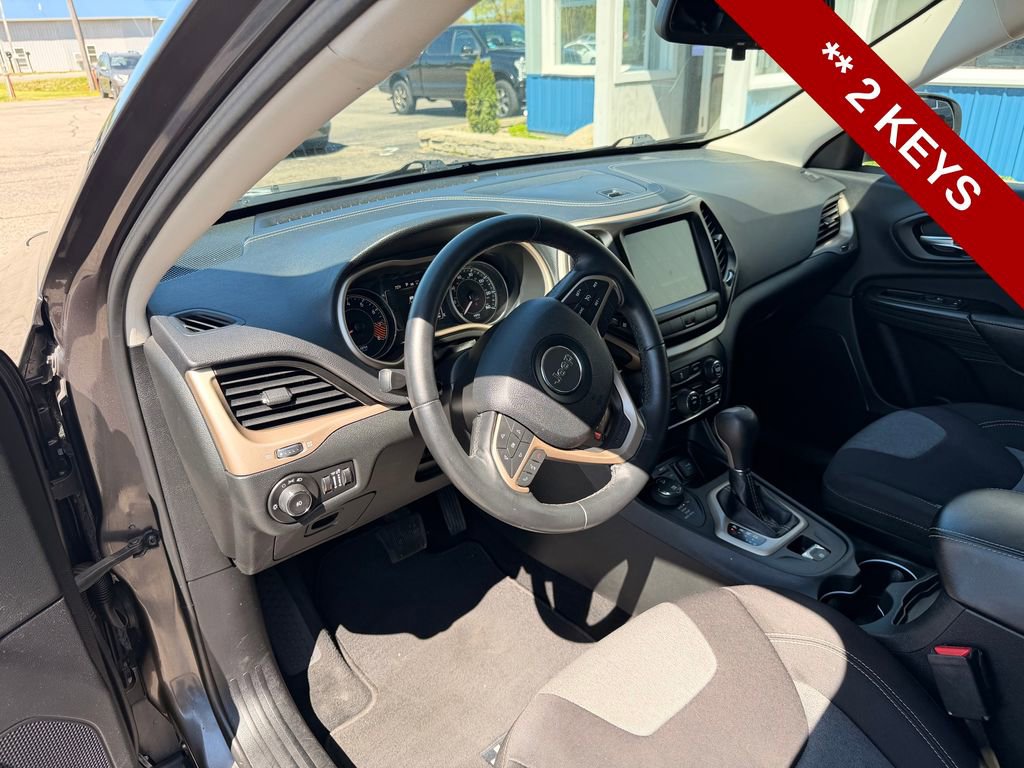 Used 2014 Jeep Cherokee Latitude AWD/4WD image 13