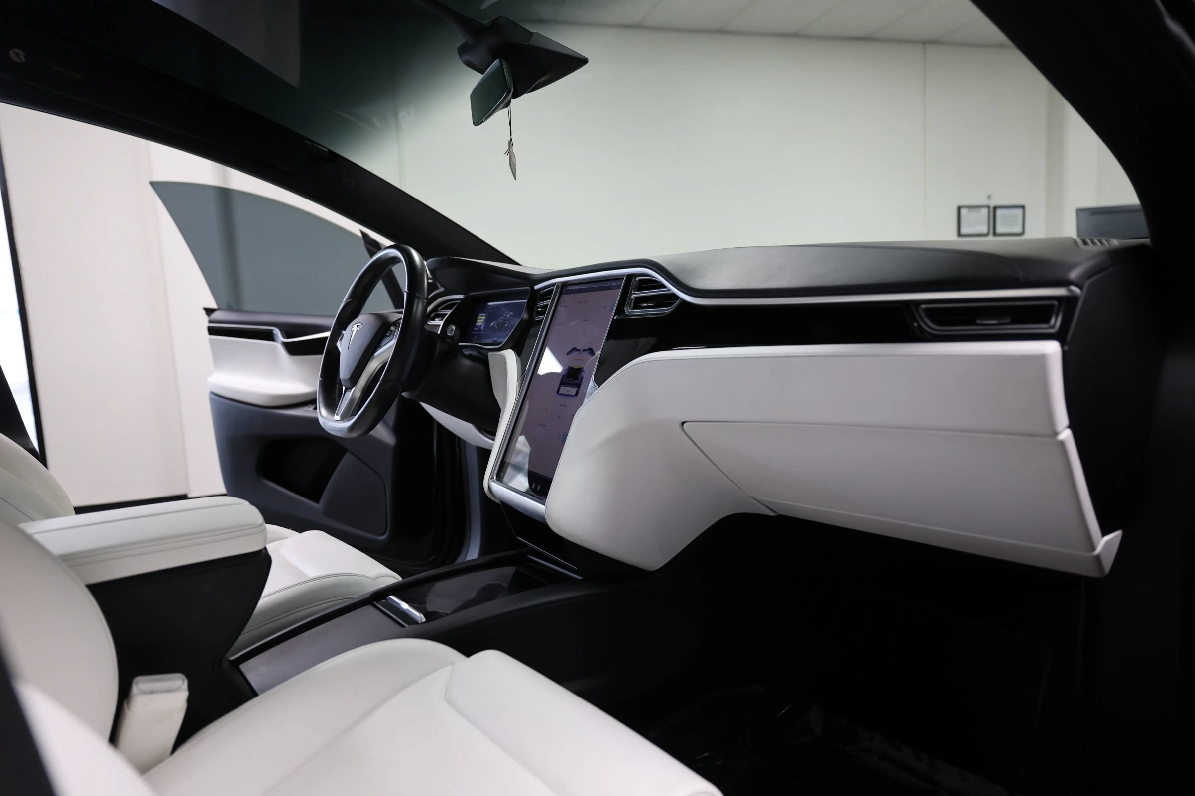 Used 2016 Tesla Model X 75D AWD/4WD image 38