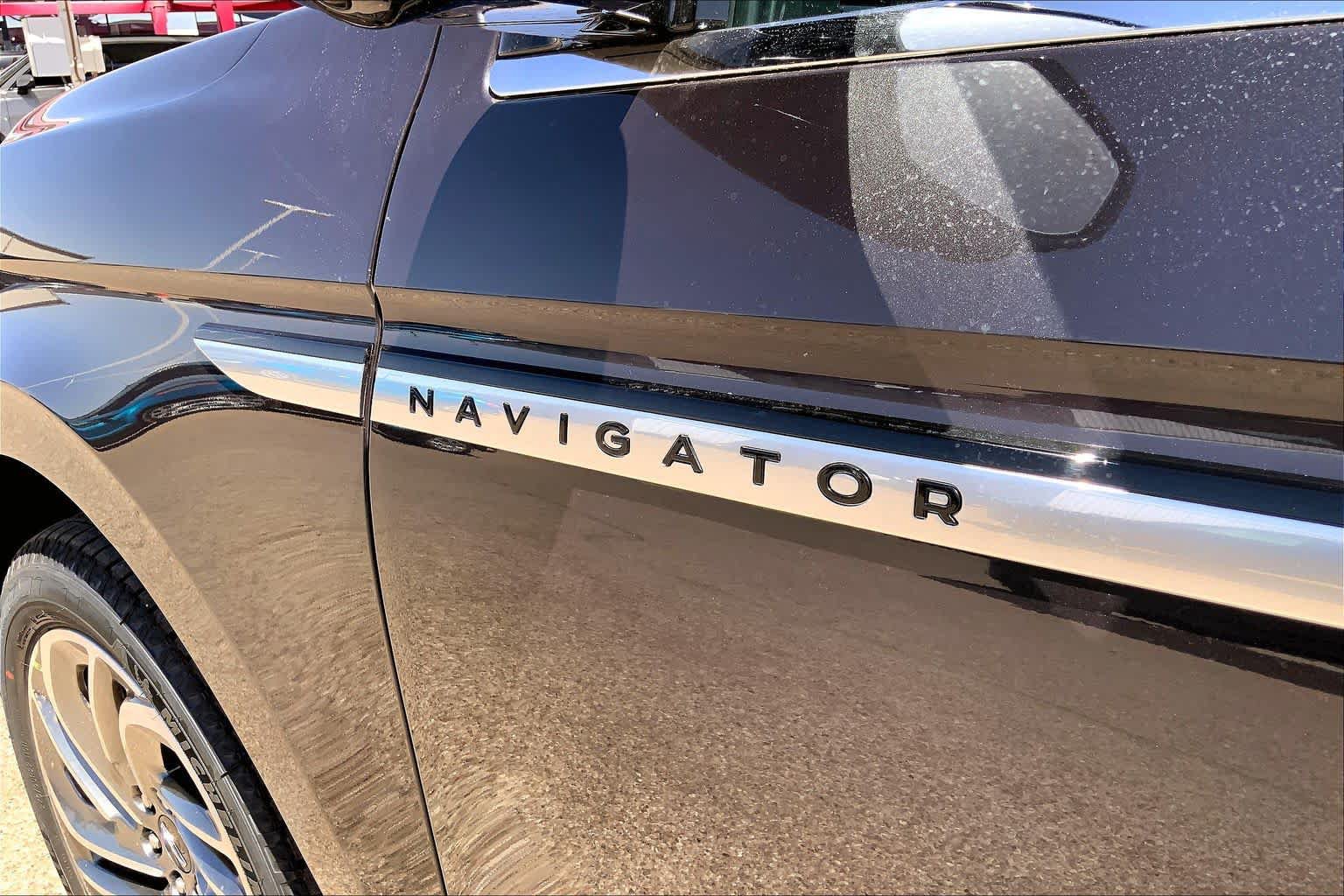 New 2026 Lincoln Navigator Reserve AWD/4WD image 15