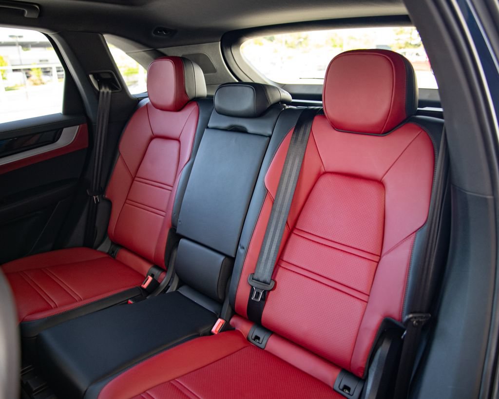 Certified 2026 Porsche Cayenne AWD/4WD image 26