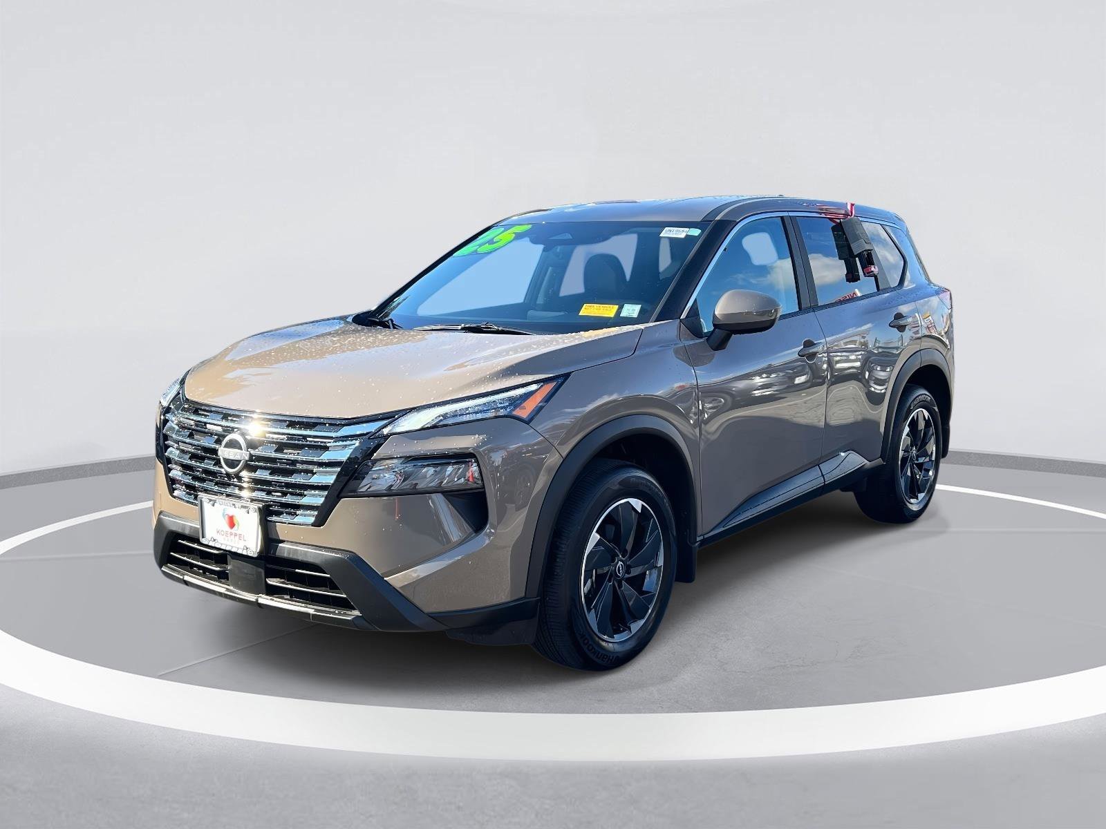 Used 2025 Nissan Rogue SV image 4