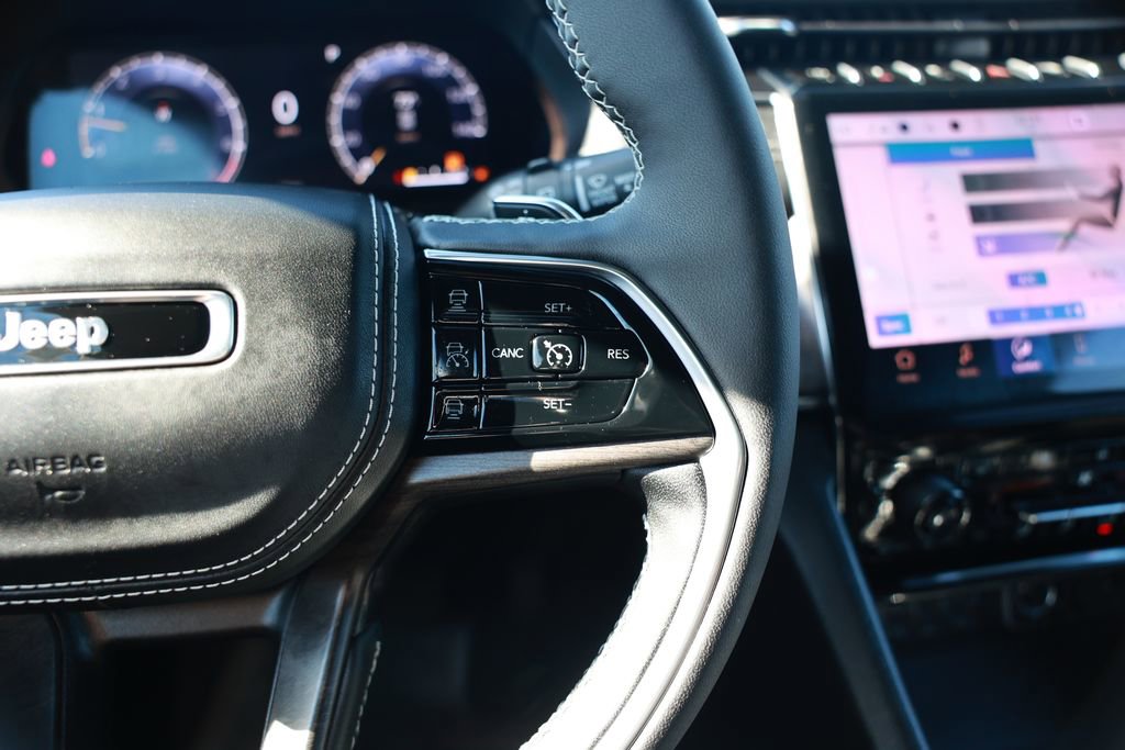 New 2025 Jeep Grand Cherokee Overland w/ Luxury Tech Group IV image 19