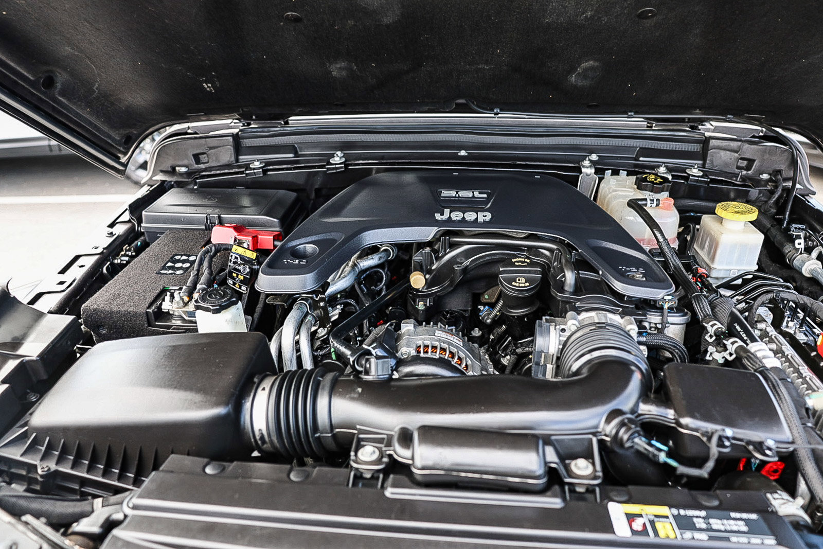 Used 2020 Jeep Gladiator Overland image 17