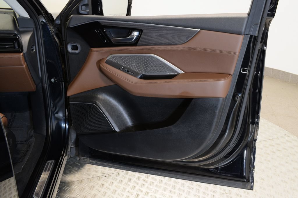 Used 2024 Acura MDX SH-AWD w/ Advance Package image 35