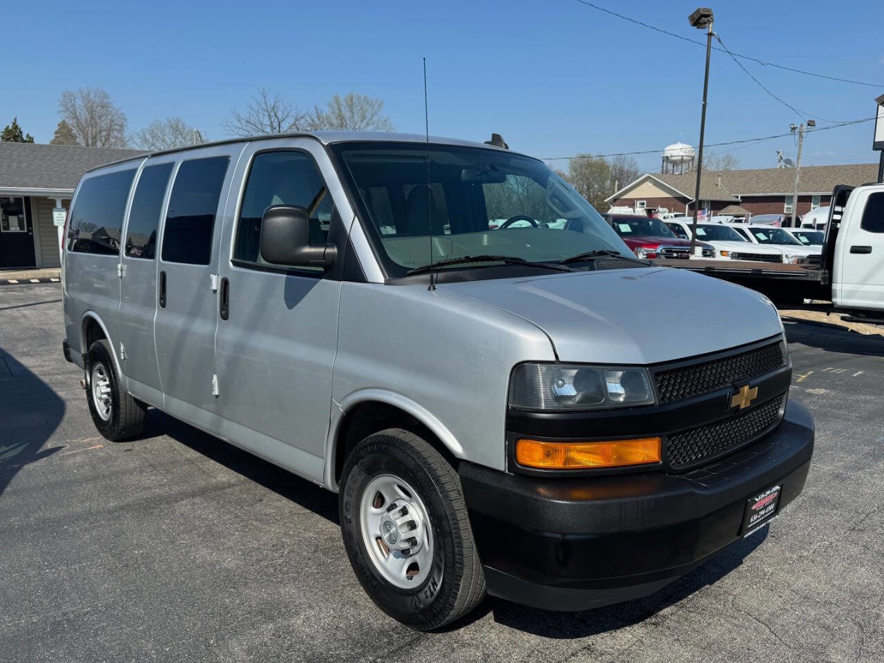 Used 2019 Chevrolet Express 2500 LS w/ Driver Convenience Package image 4