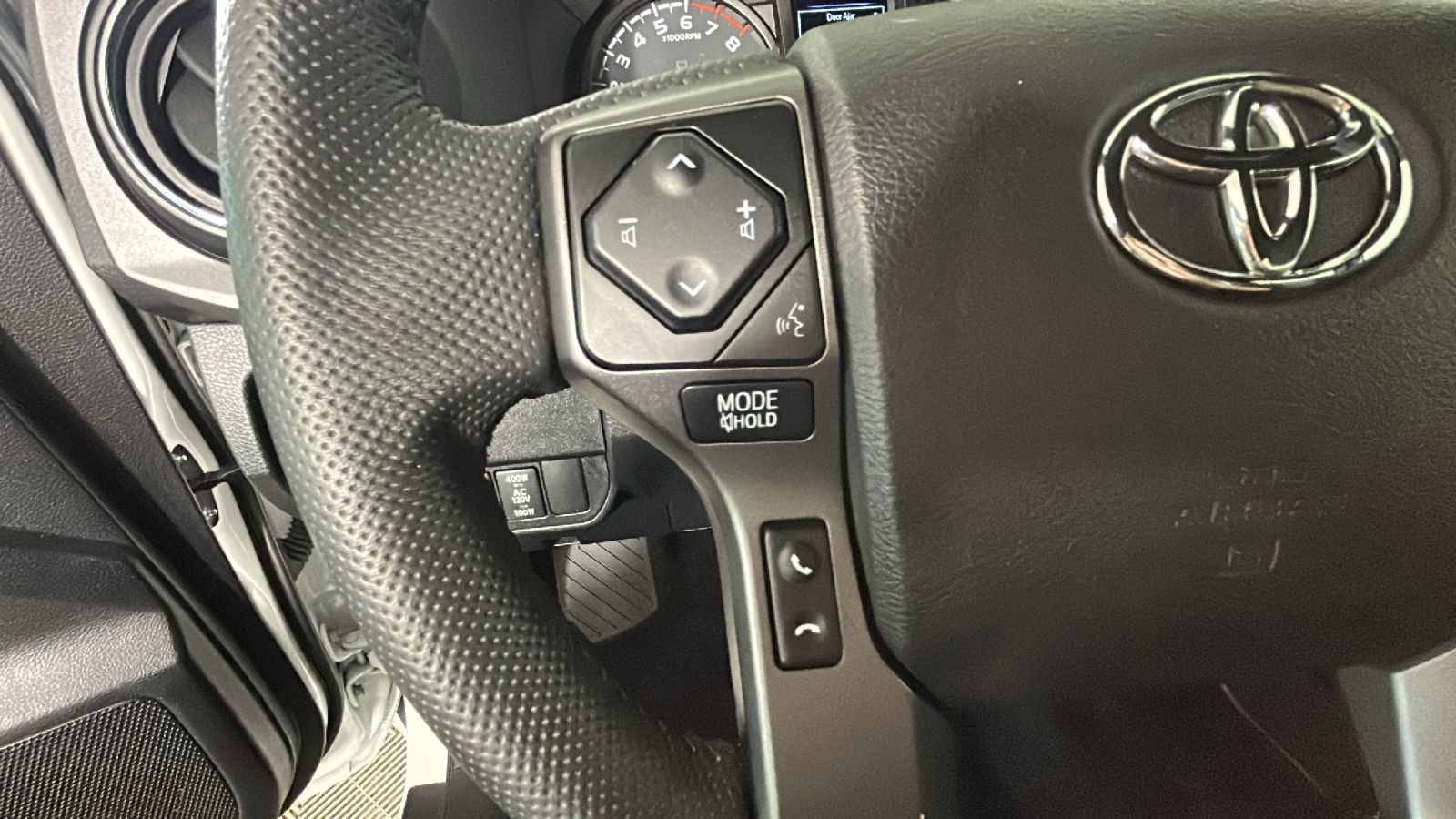 Used 2021 Toyota Tacoma TRD Off-Road AWD/4WD image 18