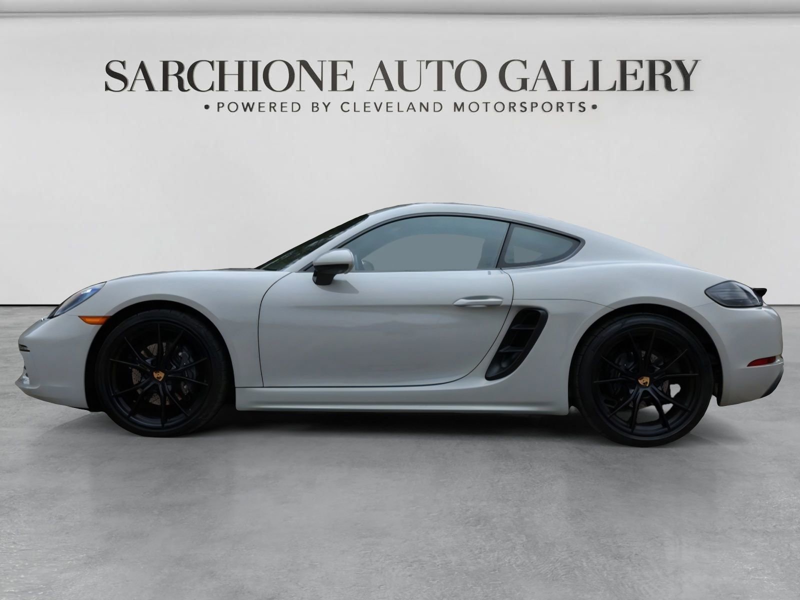 Used 2025 Porsche 718 Cayman RWD image 3