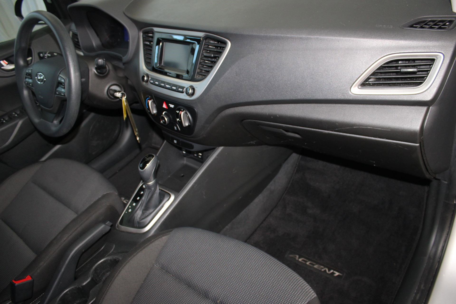 Used 2022 Hyundai Accent SE image 29