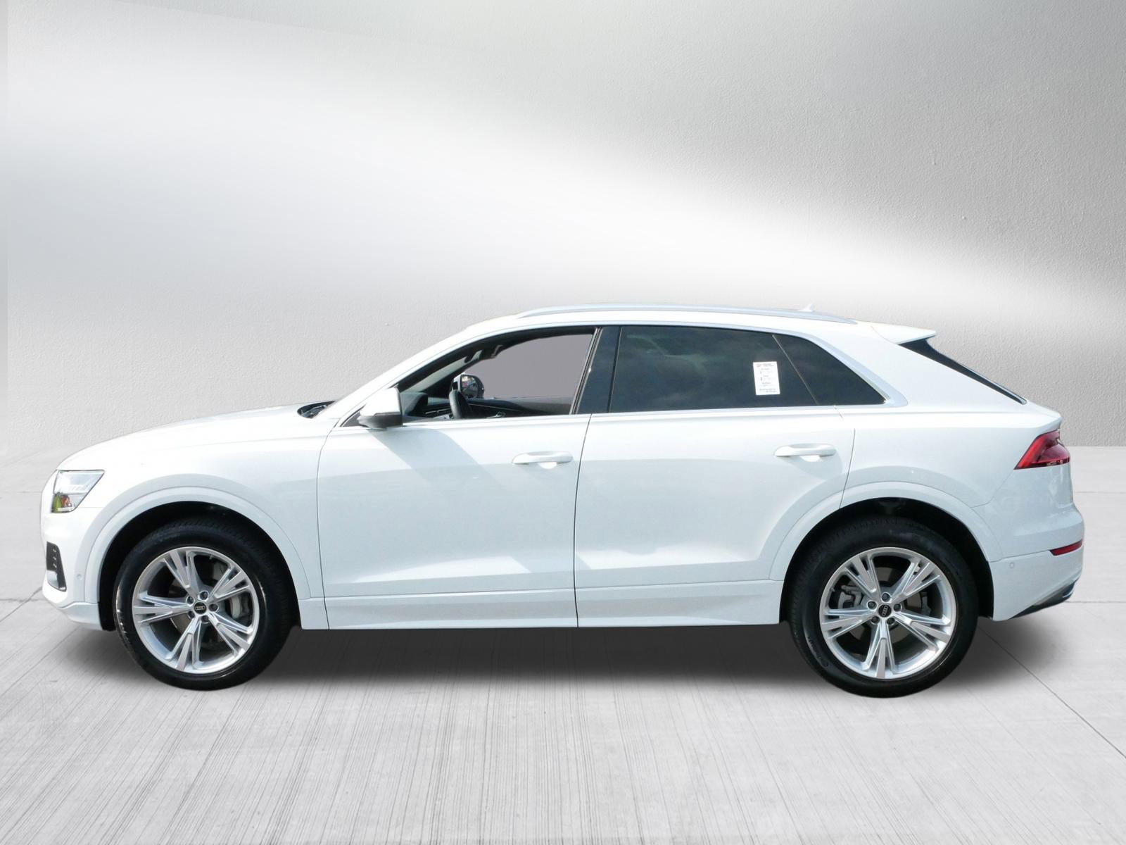 Used 2023 Audi Q8 Premium image 4