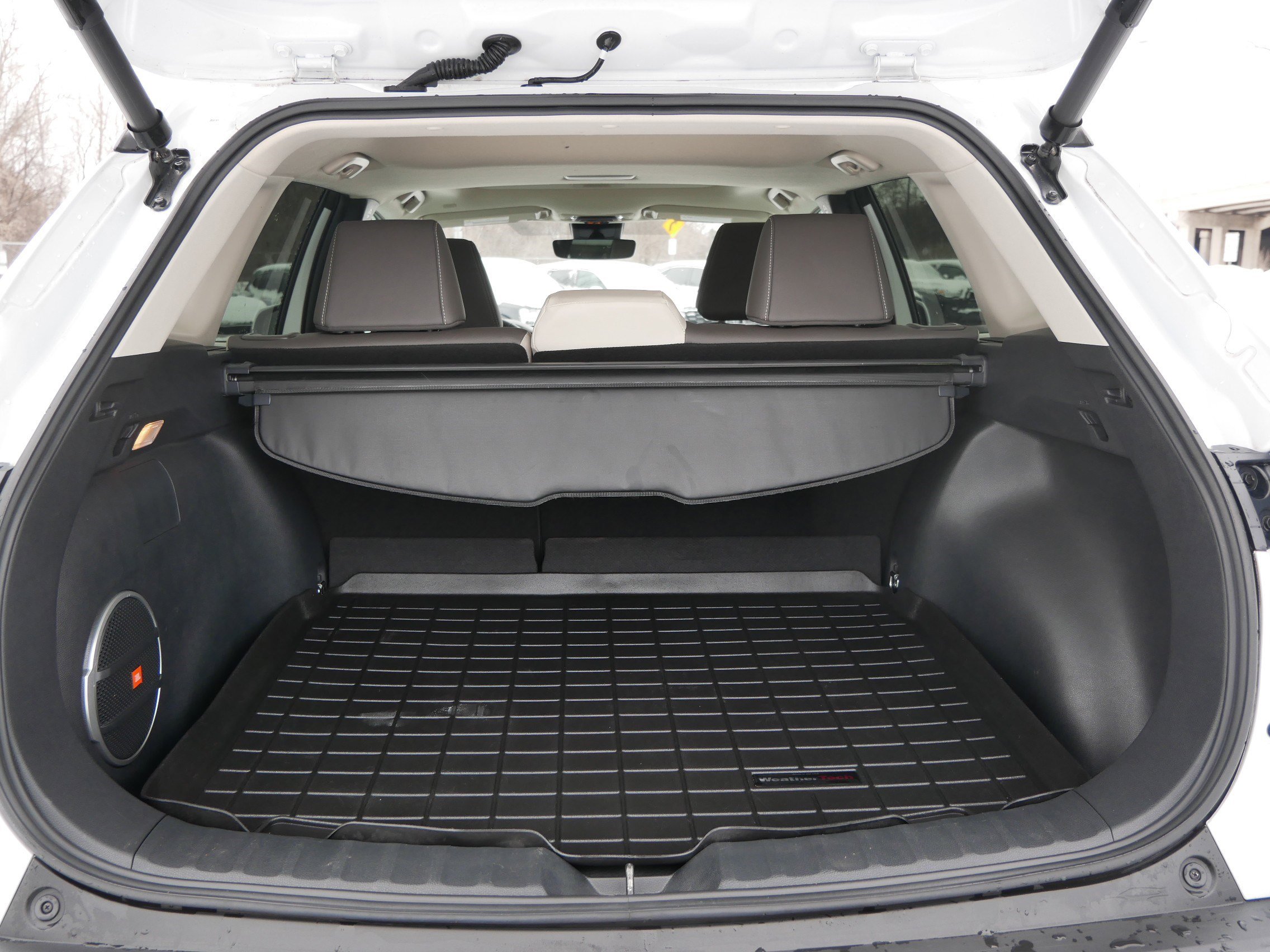 Used 2022 Toyota Corolla Cross XLE image 18