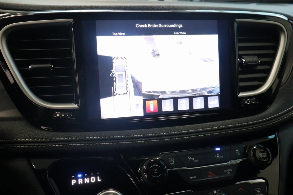 New 2026 Chrysler Pacifica Select image 8