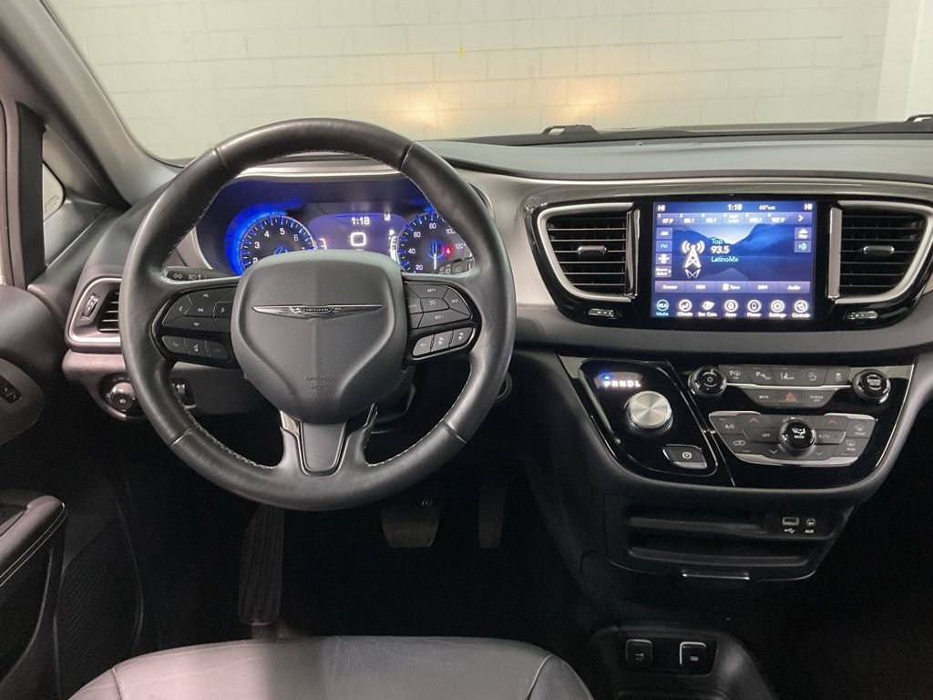 Used 2020 Chrysler Pacifica Touring-L w/ Advanced Safetytec Group AWD/4WD image 8