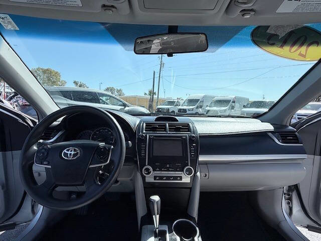 Used 2013 Toyota Camry LE image 15