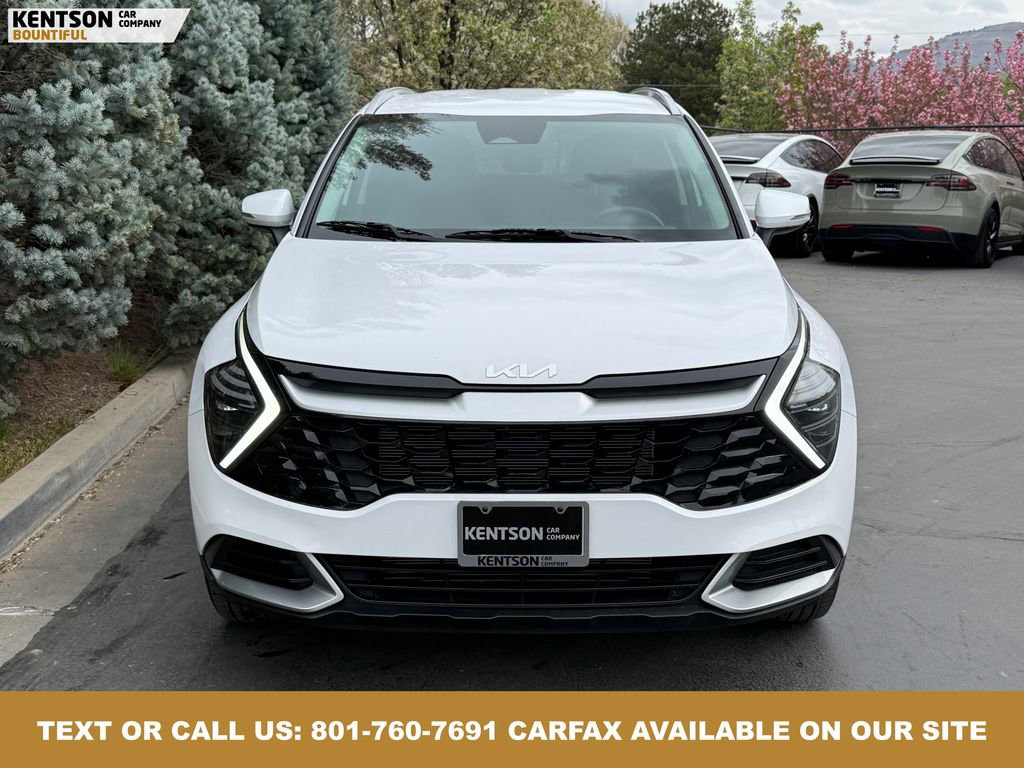 Used 2025 Kia Sportage EX image 2