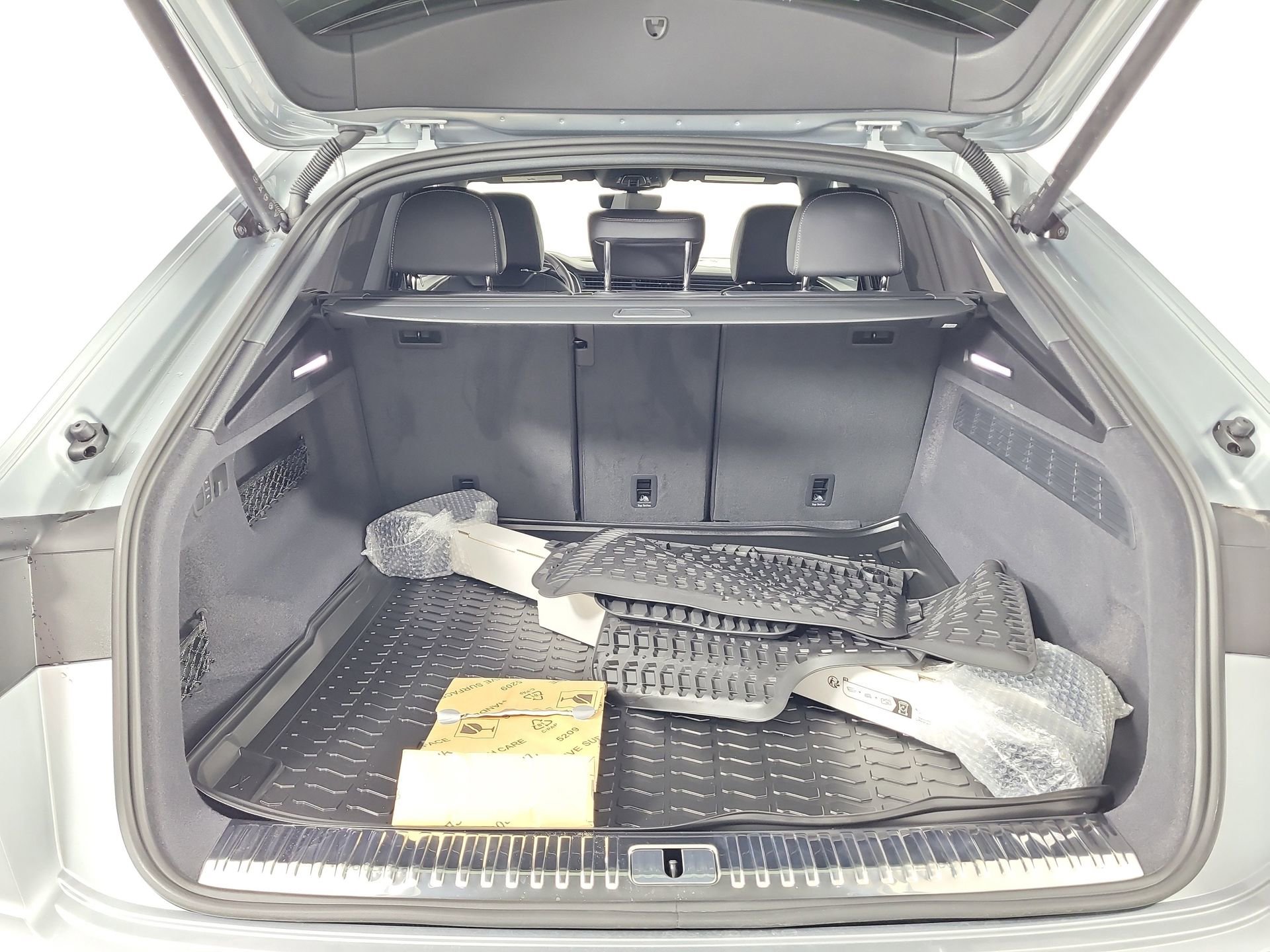 New 2025 Audi Q8 Premium Plus image 9