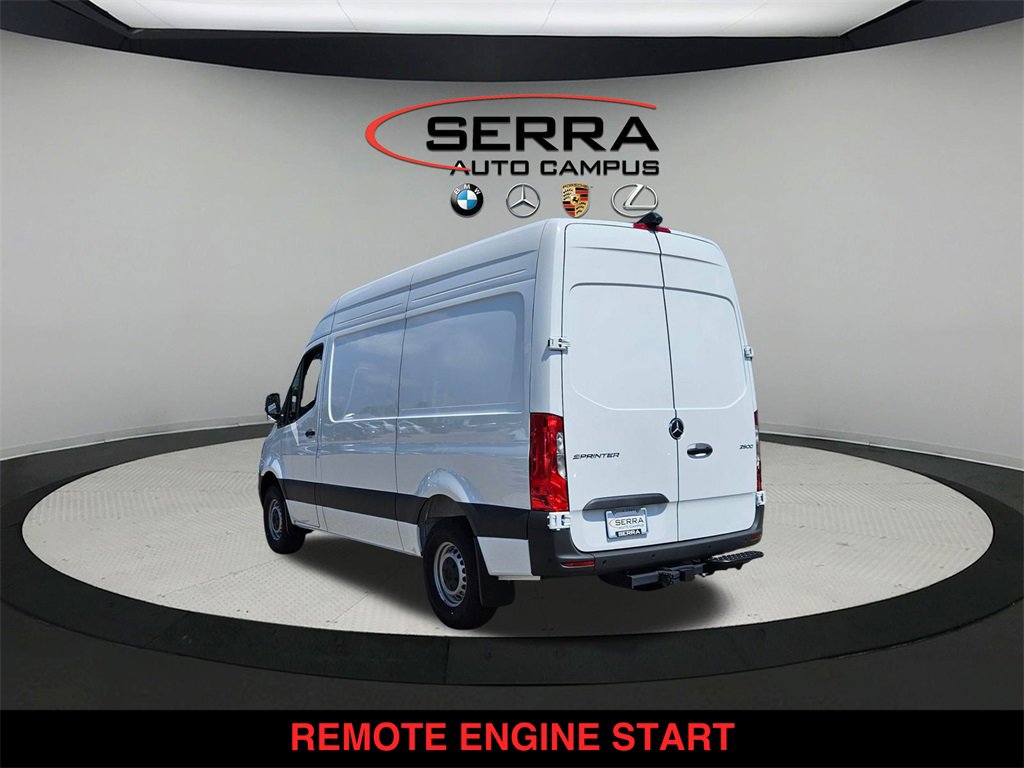 Used 2025 Mercedes-Benz Sprinter 2500 image 5