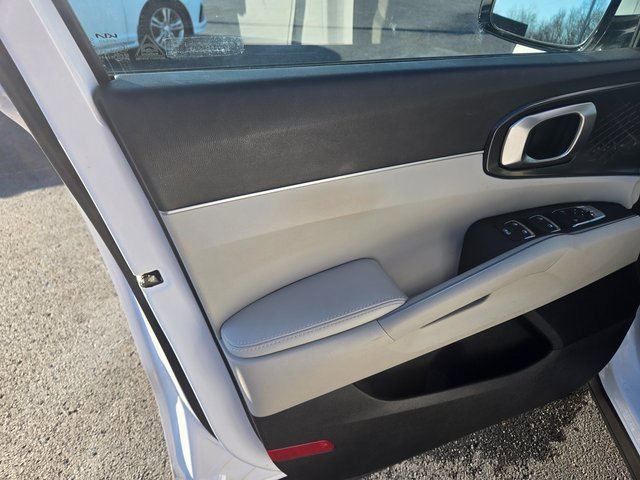 Used 2024 Kia Sorento S w/ Panoramic Sunroof Package image 24