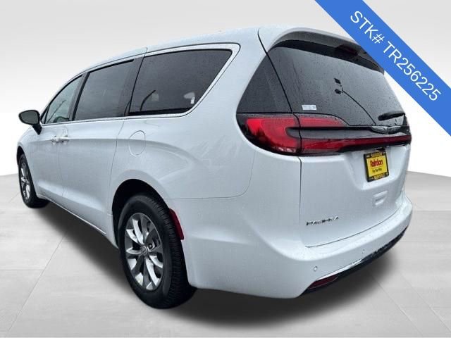 New 2026 Chrysler Pacifica Select AWD/4WD image 5