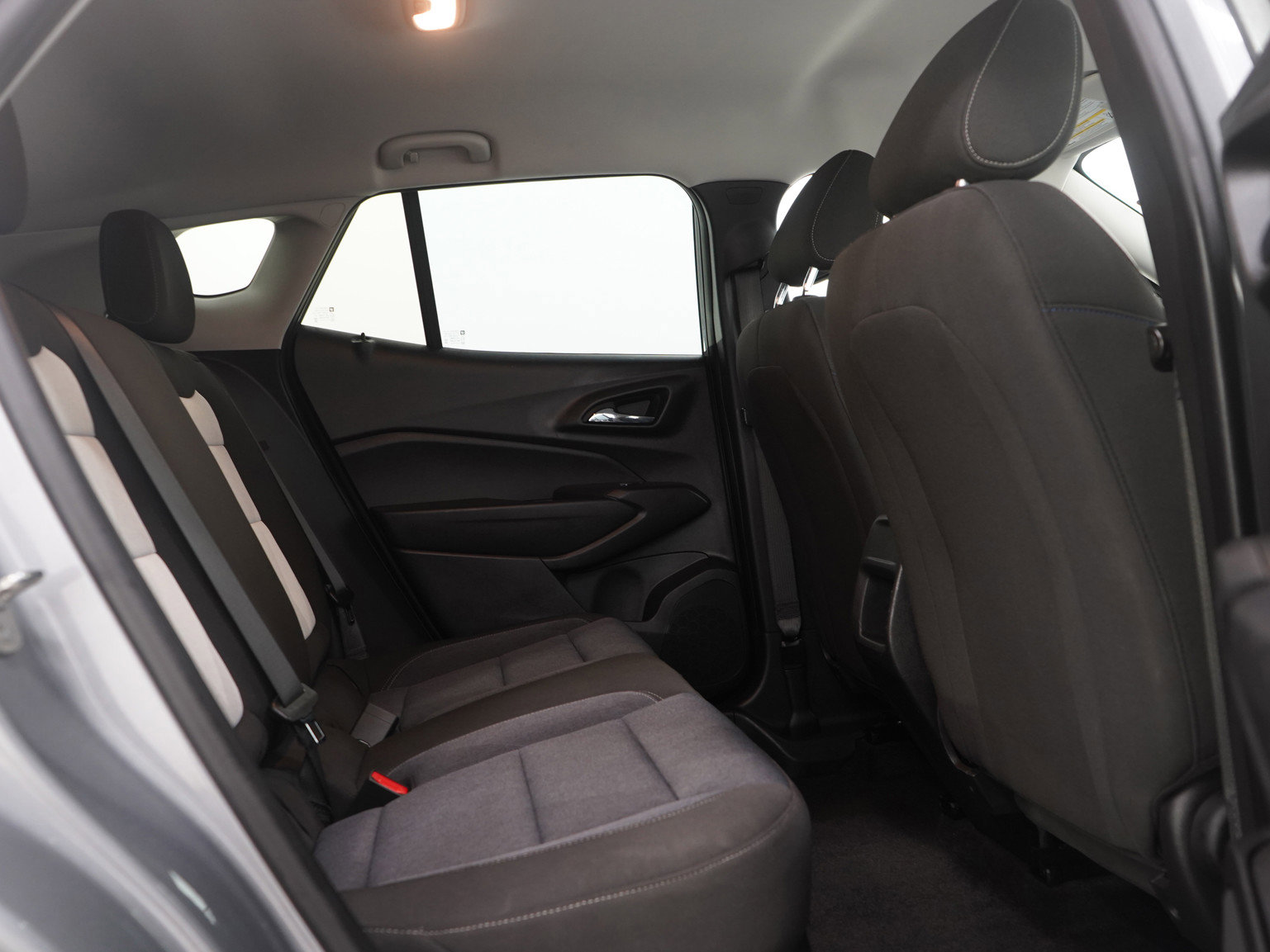 Used 2024 Chevrolet Trax LS w/ LS Convenience Package image 12