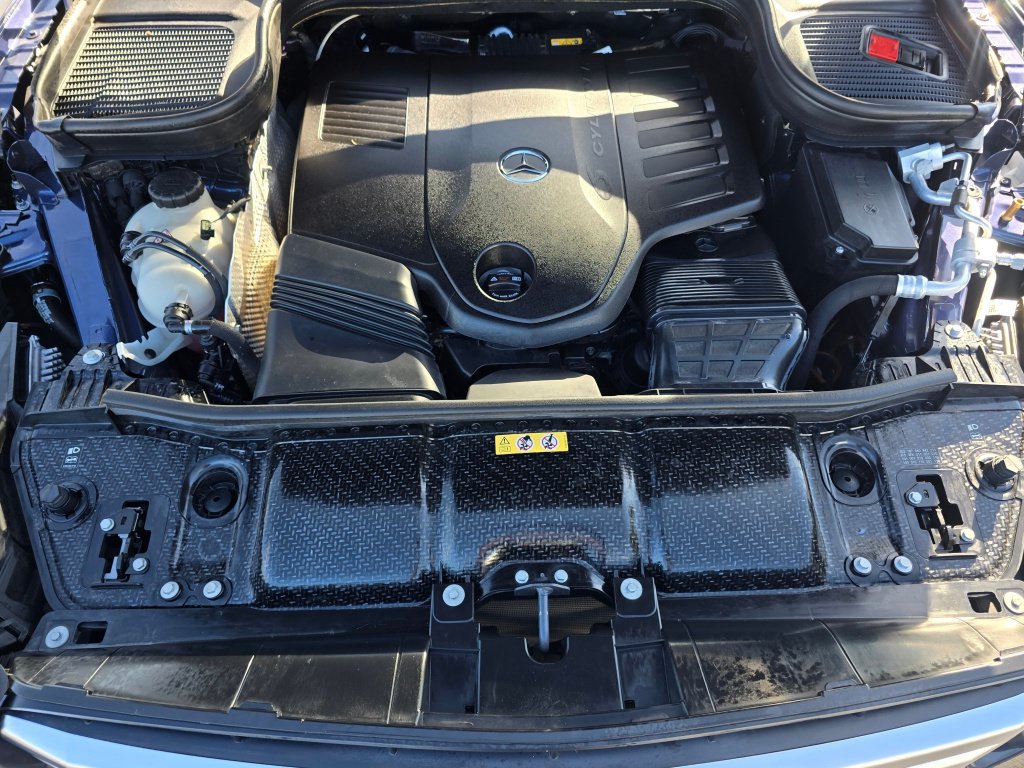 Used 2024 Mercedes-Benz GLS 450 4MATIC image 11