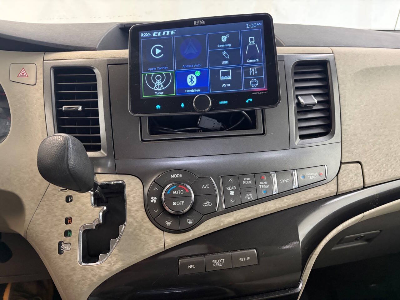 Used 2013 Toyota Sienna LE FWD image 15